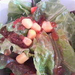 グリーティング - サラダ、周ちゃん市場で購入した食べた事無い葉っぱが入ってました。