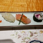 対馬のどぐろとイカ活き造り 博多 魚蔵 - お通し