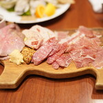 川反ミートキッチン - シャルキュトリー盛り合わせ