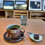 たたらのいえ - 食後の湧水コーヒーと羊羮