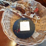 日と月 - 見て！このショップカードの置き場！！センスの塊(⁠≧⁠▽⁠≦⁠)