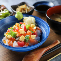 贅沢海鮮ちらし丼