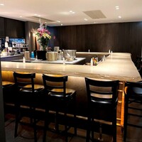 QUAND L'APPETIT VA TOUT VA ! - 美しくて心地良さそうなカウンター