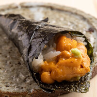 有明産の最高級のりとともに味わう『手巻きウニ』