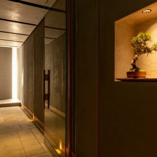 一級建築士が設計。細部までこだわった高級感ある店内