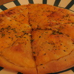 レストラン山水 - ガーリックピザ