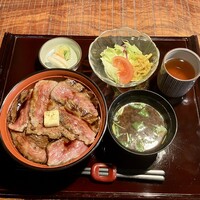 赤坂 津つ井 総本店 - ビフテキ丼3,250円