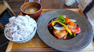 AOBAYA - 鶏もも肉の黒酢あん定食 1480円、ご飯大盛り 60円