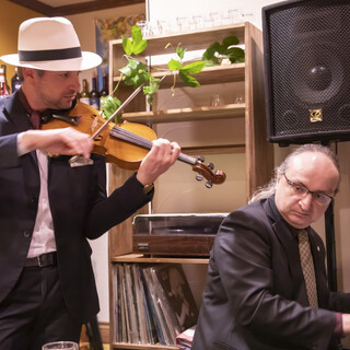 定期的に音楽イベントも！イタリアのトラットリアを彷彿する空間