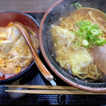 とりっこ - Lセット　ミニ親子丼とミニワンタン麺