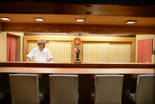 Ryouriya Masago Saryou - 【止まり木】カウンタータイプのお部屋です。お料理の豆知識など知ることが出来ます。