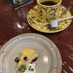 Kominka Baru Kyuu Hondou Tei - ランチセットのベリーケーキとドリンク