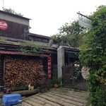 ミュラー・オオタニ - 道路沿いの坂道を数分歩くと、それらしき建物が！