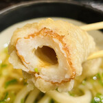 うどん 丸香 - ・鱠（エソ）ちくわ天 断面