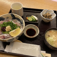 丸新 - ランチ　アジたっぷり丼