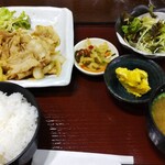 肉と魚の日本酒酒場 あんず - 生姜焼定食(780円)