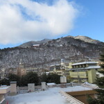 ホテル清風園 - 廊下から見た上山田温泉の裏山