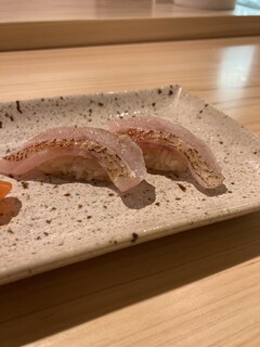 h Sushi Umi No Michi - 握り　炙りノドグロ