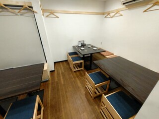 天ぷら さき - テーブル席4名掛×4席