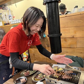 [Full Attended Yakiniku (Grilled meat)] Leave the grilling of the meat to you!