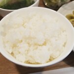 キッチン ブルー グローブ - ご飯大盛りのアップ