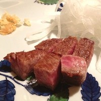 表参道うかい亭 - 久しぶりの鵜飼亭です。
                相変わらずどれも美味しいですが、この雰囲気が素晴らしいです。