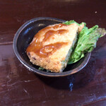 炭火やきとり 飛鳥 - 付け出しのコロッケ