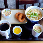 Kamaage Udon Kodukaya - ぶっかけうどん（冷）ドーナツモーニングセット　ホット珈琲