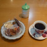 舞 - 料理写真:●コーヒー＋お菓子　550円