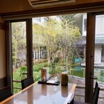 花なり亭 - 日本庭園が見える個室で食事ができます