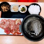 Tengu - 薄切り牛タンの塩焼きセット　1,419円