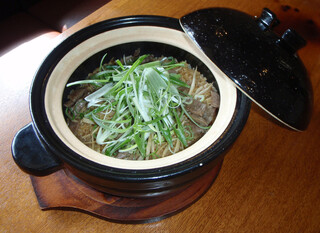 Zaichi - 飛騨牛土鍋ごはん　　九条ネギと飛騨牛サーロインが出会い絶妙な味が生まれました。