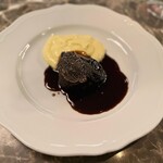 Rossi - 和牛ホホ肉の赤ワインと八丁味噌の煮込み
                        　じゃがいもピュレとトリュフ