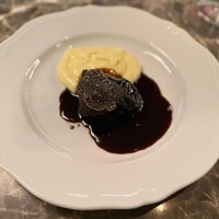Rossi - 和牛ホホ肉の赤ワインと八丁味噌の煮込み
                    　じゃがいもピュレとトリュフ