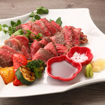 ``Hidakami beef tataki'' with a soft flavor that spreads in your mouth