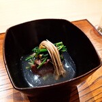 明寂 - ⚫煮合わせ（芹、牛ヒレ肉、トマト）芹の根って美味しいよなぁ