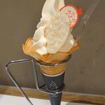 シルクレーム - 別の日の限定('23/1/2～15)、第41弾 新潟 日本酒ソフト480円✨ふんわり、ほんのり香る日本酒と香ばしい塩せんべい♪