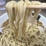 庵悟 - 程よい固さの麺。相変わらずすこぶる旨い。煮干系の低加水パツン麺を中太にした感覚か？ただ、パツンまでは行かない固さ。ゾバゾバと啜れる。