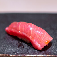 鮨 こしかわ - 塩釜の本鮪、血合いぎし