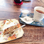 Tearoom CRUMBLE - キャロットケーキと紅茶