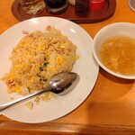 Chuugokuryouri Touhou Sanchou - 薄い色の炒飯