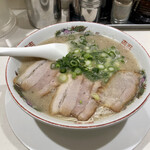 長浜ラーメン 丸羅とんこつ - 2023.1.25  本格とんこつ