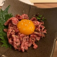 焼肉 しゃぶしゃぶ 石田屋。 北野坂店 - 神戸牛ローストビーフ　ユッケ風