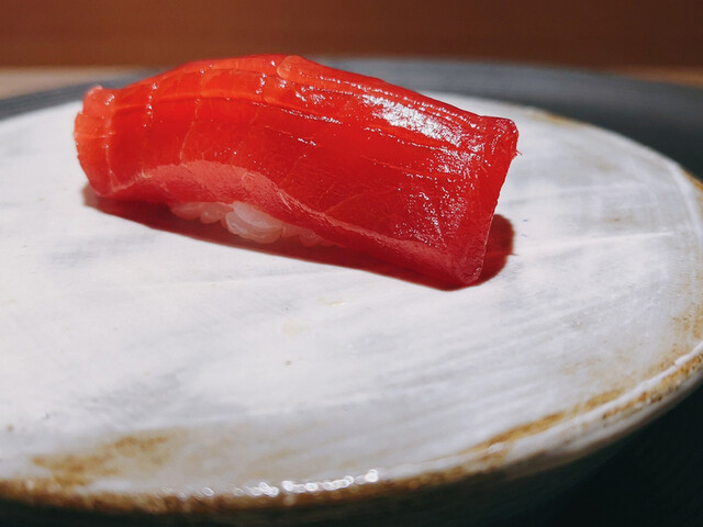 変態を受け継いだ部分とオリジナルな部分を合わせ持つ鮨ノ蔵の2号店