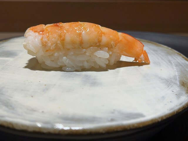 変態を受け継いだ部分とオリジナルな部分を合わせ持つ鮨ノ蔵の2号店