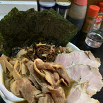 一条流がんこ総本家分家四谷荒木町 - イカ肝　めんま　のり　焦がしネギ　チャーシュー