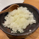 天ぷら たけうち - すり大根と細かいカットの大根