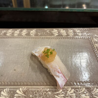 すし割烹 翁鮨 - 鯛はすごい弾力