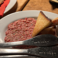 カルネジーオ イースト - 