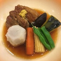 秋田県産 桃豚の角煮と彩野菜